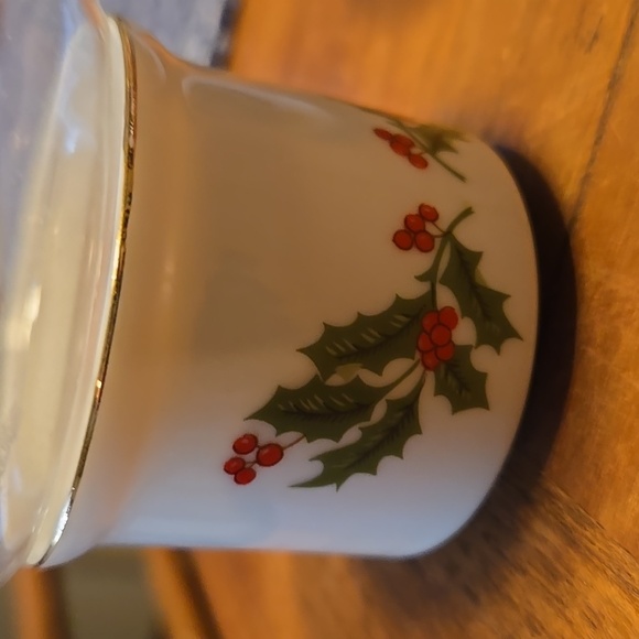 Nwot Christmas Holly set of 2 votive holders with glass - Picture 2 of 5